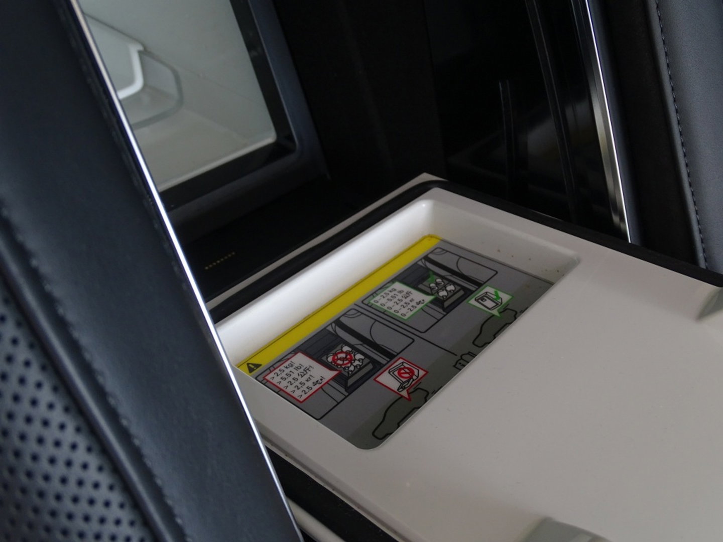 Audi A8 60 TFSie Lang 449PK S-line / B&O / TV's / Alcanatara / Softclose / Massage
