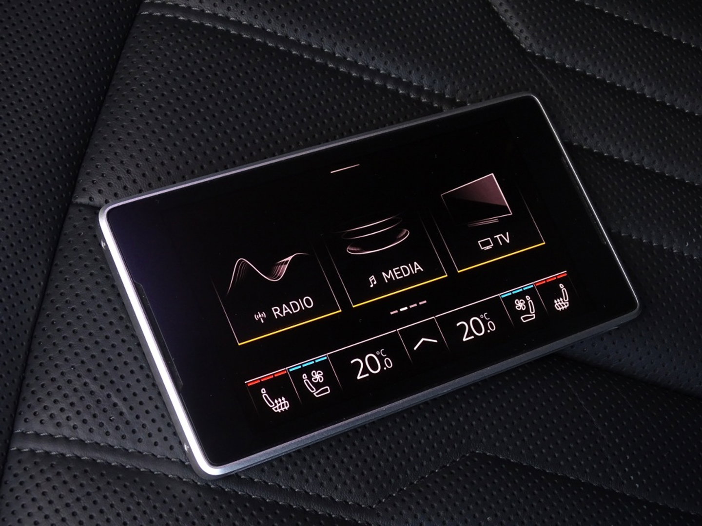 Audi A8 60 TFSie Lang 449PK S-line / B&O / TV's / Alcanatara / Softclose / Massage