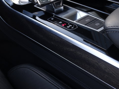 Audi A8 60 TFSie Lang 449PK S-line / B&O / TV's / Alcanatara / Softclose / Massage