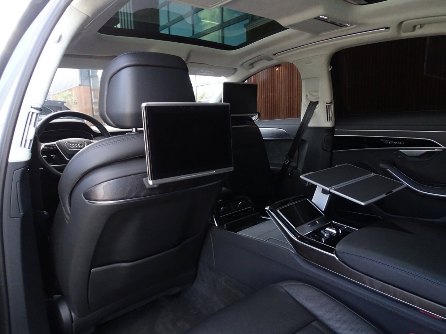 Audi A8 60 TFSie Lang 449PK S-line / B&O / TV's / Alcanatara / Softclose / Massage