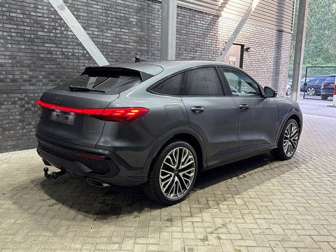 Audi Q5 S edition Competition Quattro | Passenger Display | B&O | Luchtvering | Panoramadak | Trekhaak | 360° Camera | 21 Inch | ACC