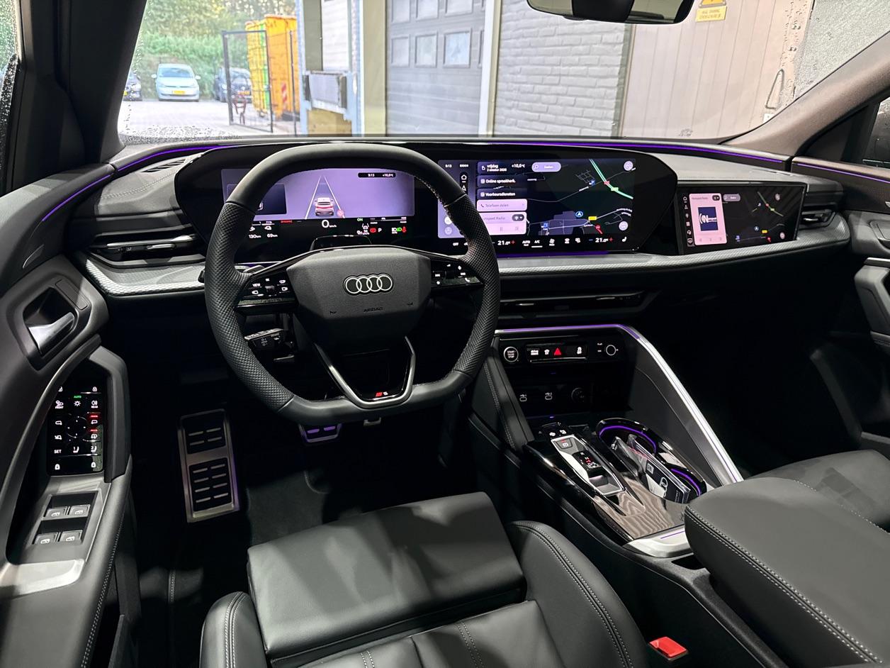 Audi Q5 S edition Competition Quattro | Passenger Display | B&O | Luchtvering | Panoramadak | Trekhaak | 360° Camera | 21 Inch | ACC