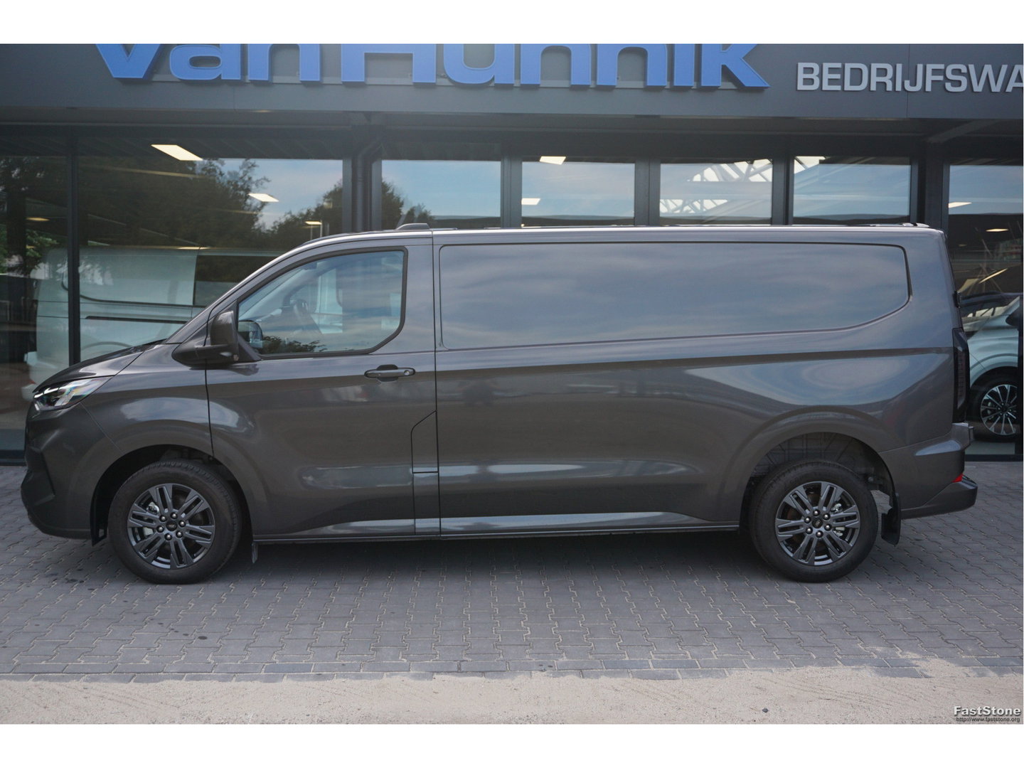 Ford Transit Custom 320L 218PK 71KWH Limited Elektrisch AUT BPM VRIJ!! Navi, ACC, 360° Cam, 17" LM, Trekhaak!! NR. EC32