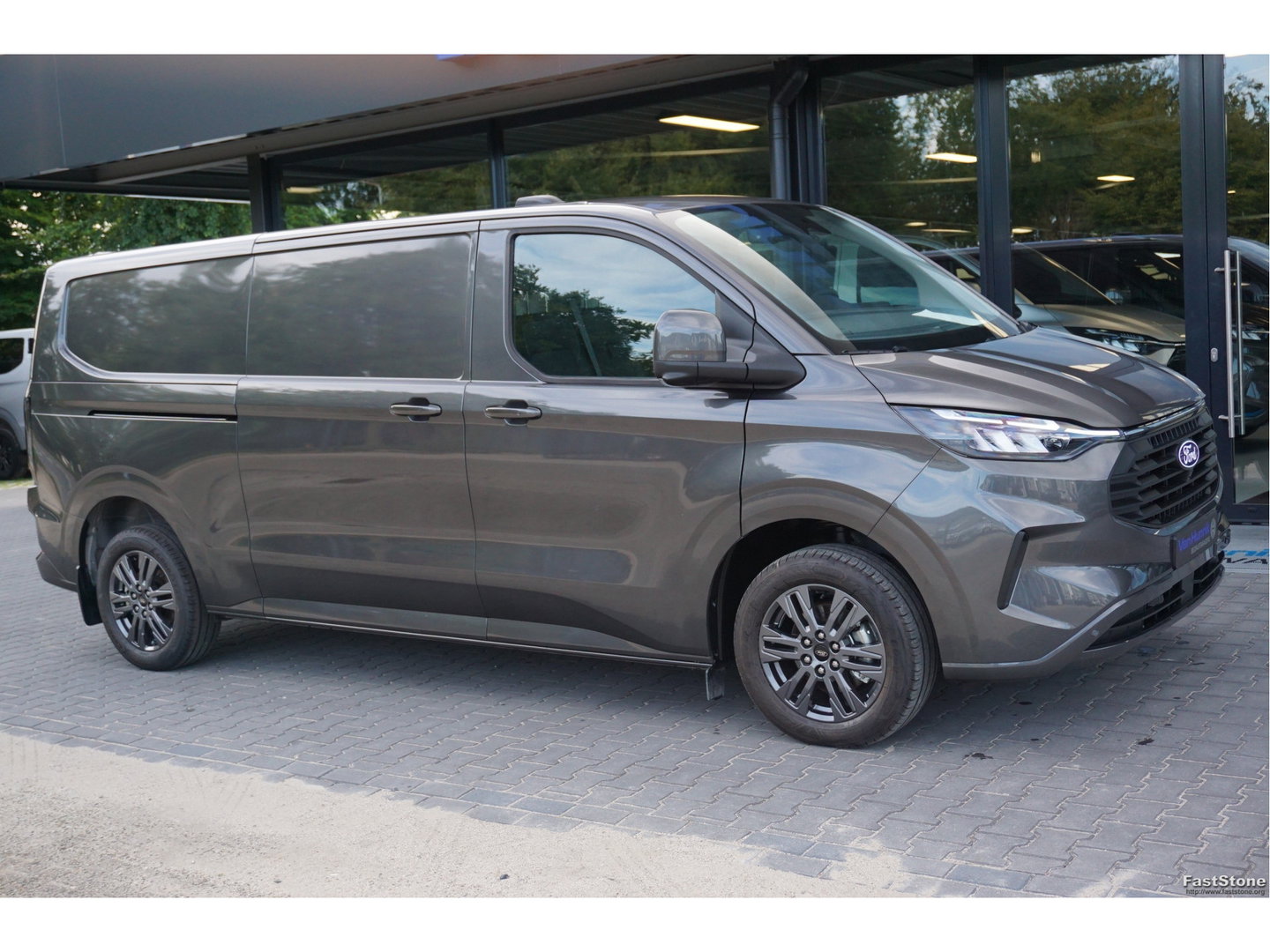 Ford Transit Custom 320L 218PK 71KWH Limited Elektrisch AUT BPM VRIJ!! Navi, ACC, 360° Cam, 17" LM, Trekhaak!! NR. EC32