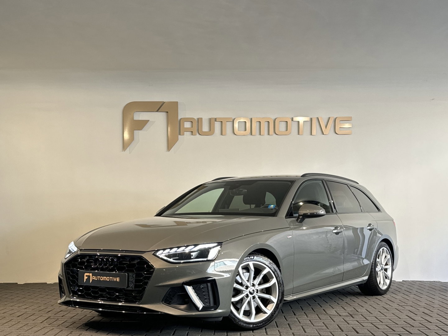 Audi A4 AVANT 35 TFSI S Competition Sfeer|Camera|Keyless|Lane Assist|Cruise