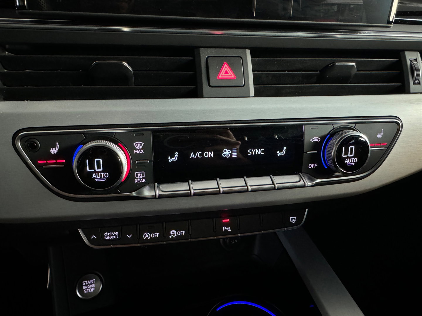 Audi A4 AVANT 35 TFSI S Competition Sfeer|Camera|Keyless|Lane Assist|Cruise