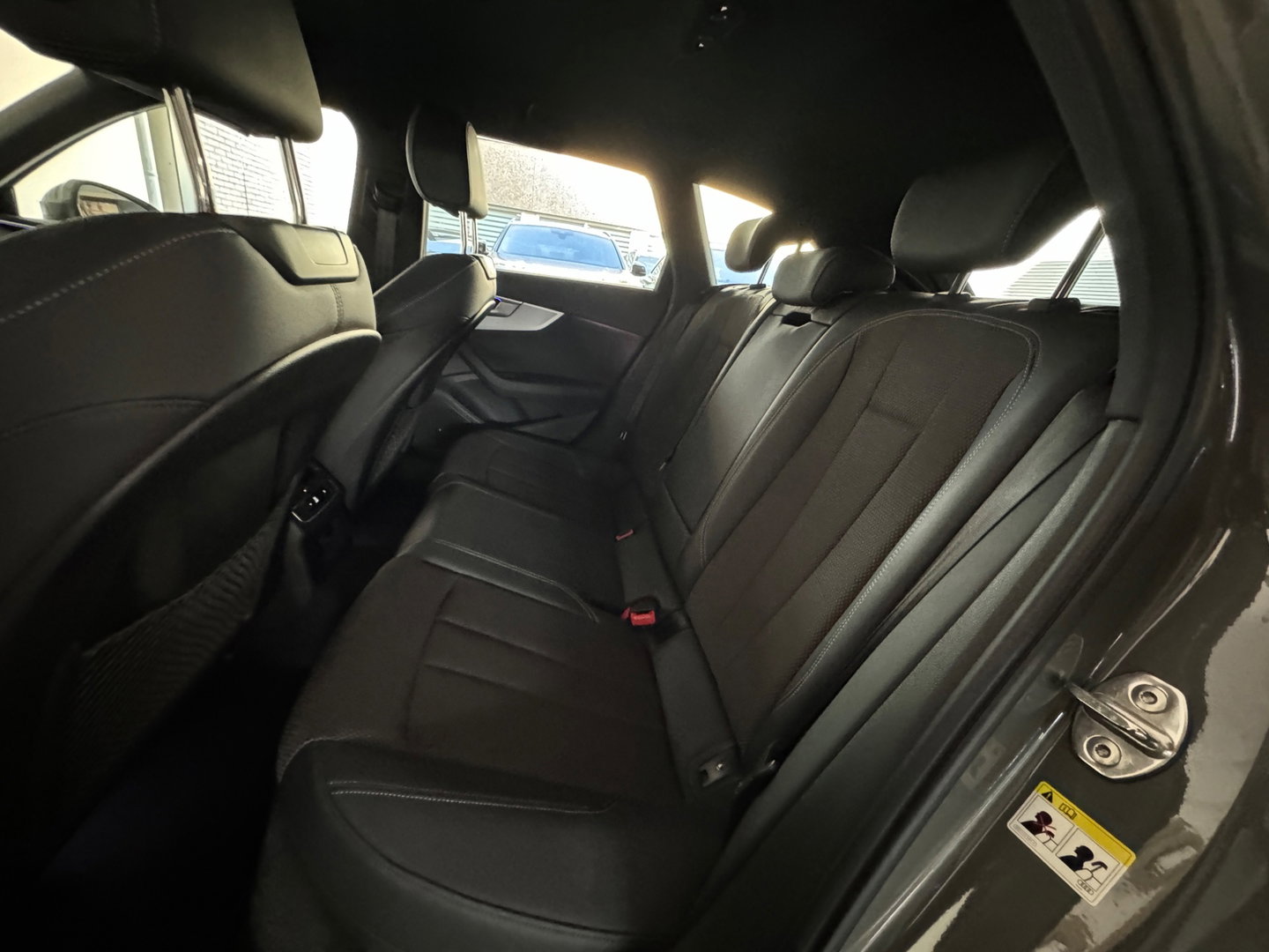 Audi A4 AVANT 35 TFSI S Competition Sfeer|Camera|Keyless|Lane Assist|Cruise
