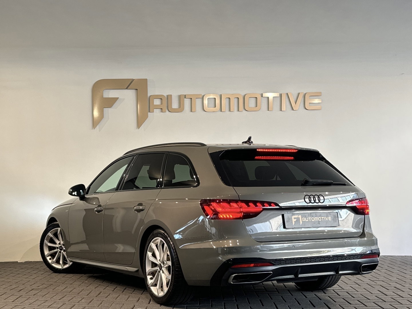 Audi A4 AVANT 35 TFSI S Competition Sfeer|Camera|Keyless|Lane Assist|Cruise