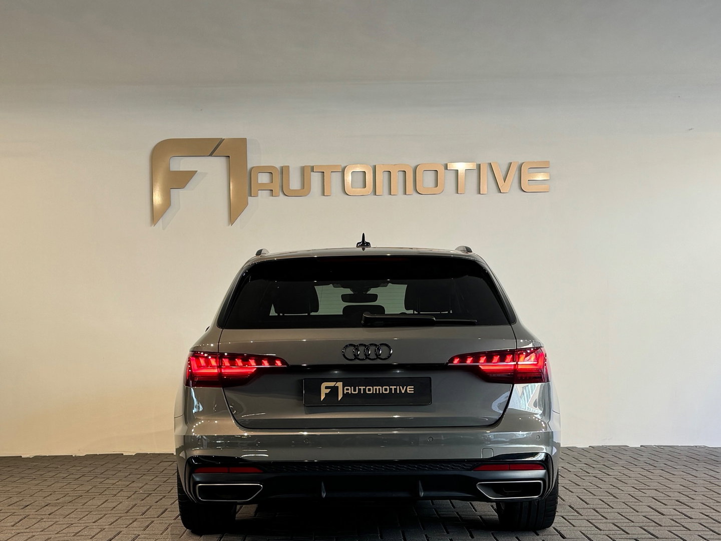 Audi A4 AVANT 35 TFSI S Competition Sfeer|Camera|Keyless|Lane Assist|Cruise