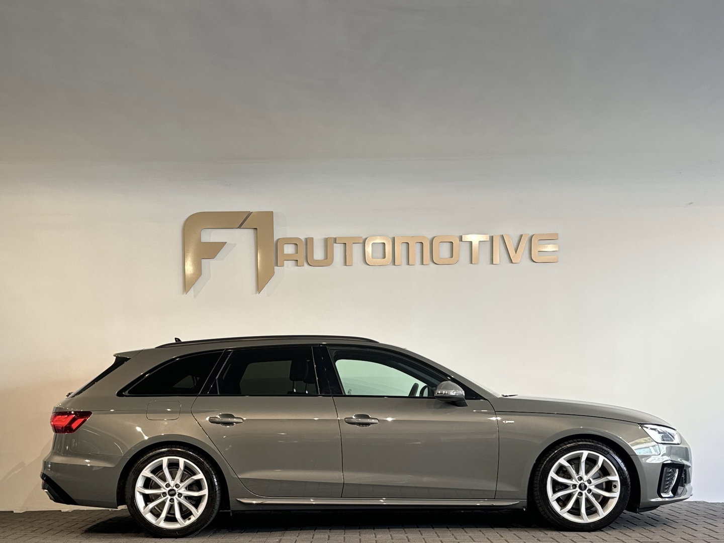 Audi A4 AVANT 35 TFSI S Competition Sfeer|Camera|Keyless|Lane Assist|Cruise