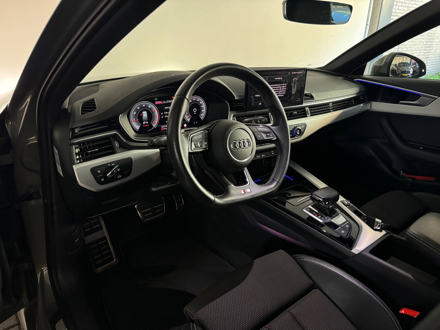 Audi A4 AVANT 35 TFSI S Competition Sfeer|Camera|Keyless|Lane Assist|Cruise