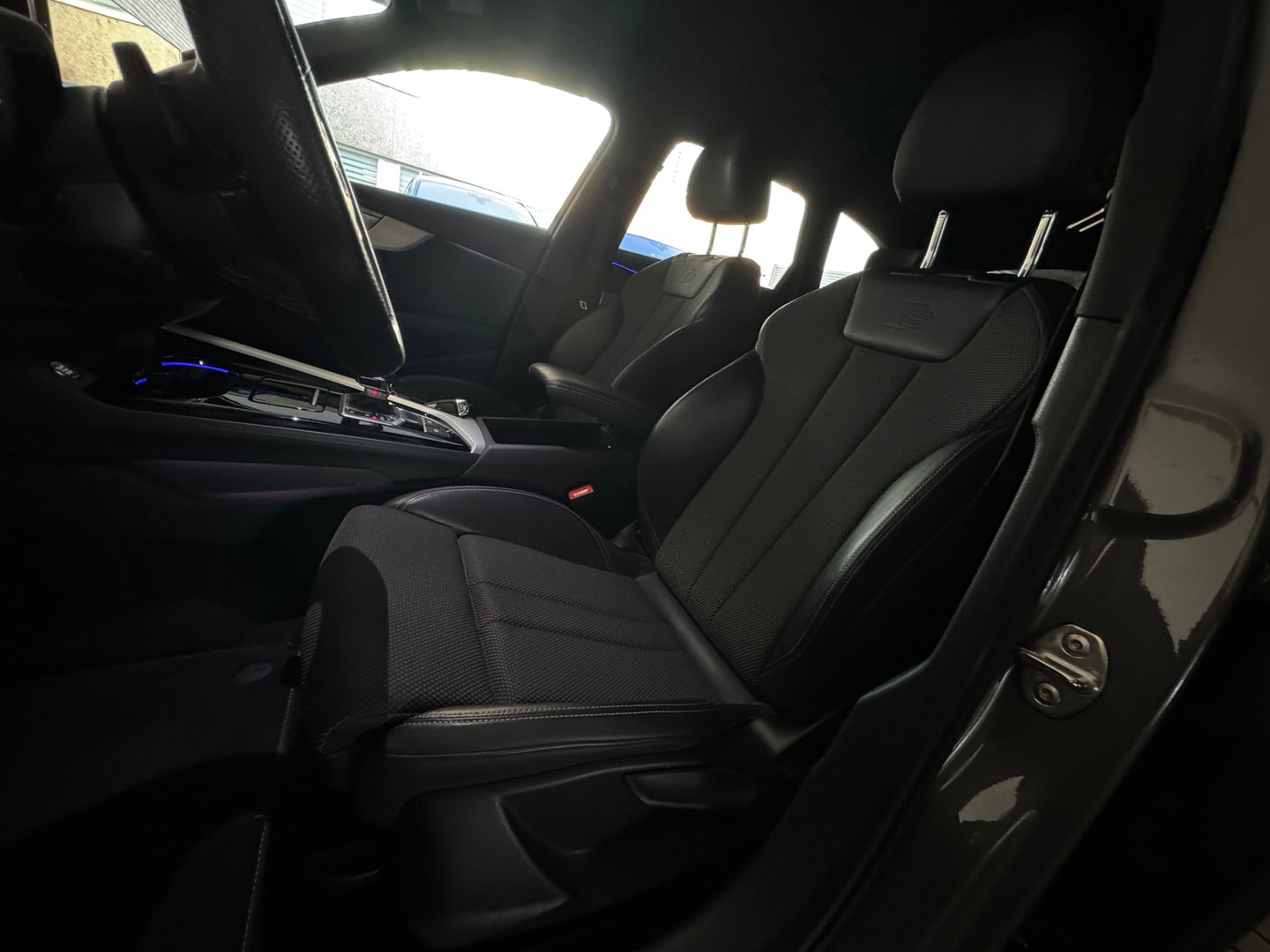 Audi A4 AVANT 35 TFSI S Competition Sfeer|Camera|Keyless|Lane Assist|Cruise