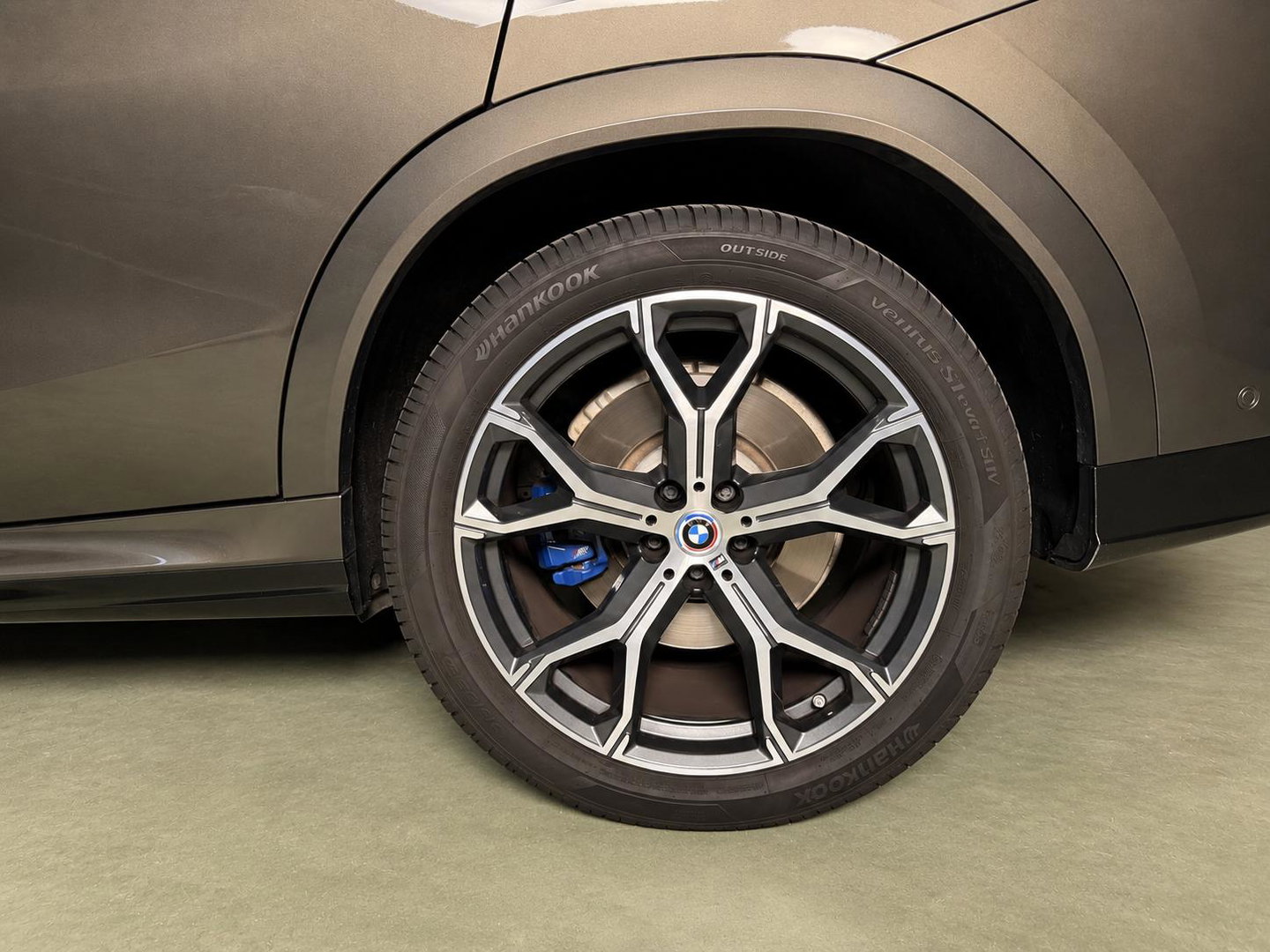 BMW X6 xDrive40i High Executive Sky Lounge l M-pakket l Scherm achterin