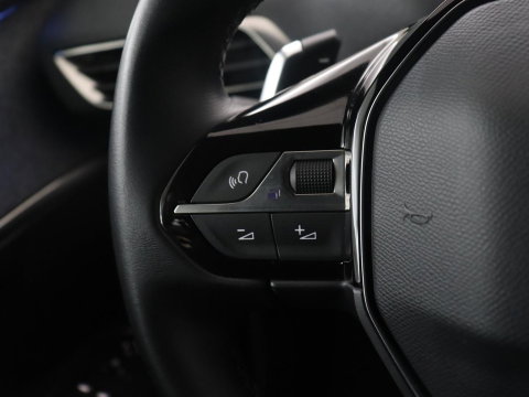 Peugeot 3008 1.6 HYbrid 225 Allure Pack Business | SOH 98.4% | Half Leder | Dodehoek detectie | Sfeerverlichting | Virtual Dashboard | Carplay | Climate control | Cruise control |