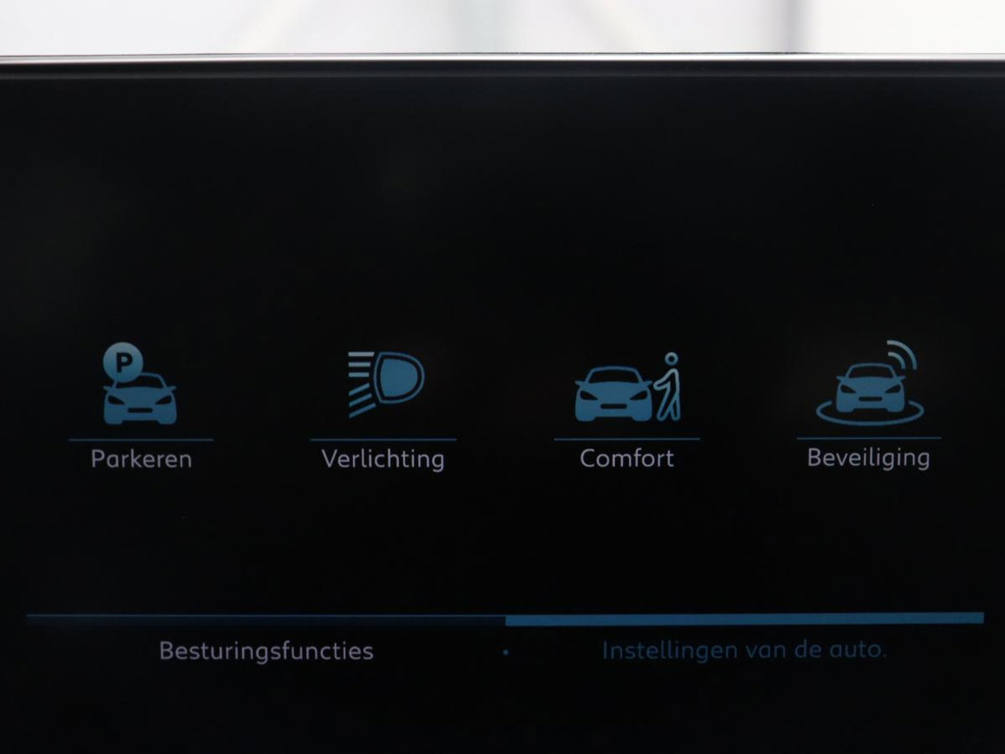 Peugeot 3008 1.6 HYbrid 225 Allure Pack Business | SOH 98.4% | Half Leder | Dodehoek detectie | Sfeerverlichting | Virtual Dashboard | Carplay | Climate control | Cruise control |