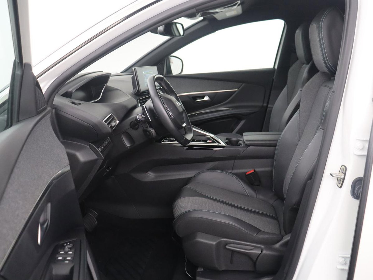 Peugeot 3008 1.6 HYbrid 225 Allure Pack Business | SOH 98.4% | Half Leder | Dodehoek detectie | Sfeerverlichting | Virtual Dashboard | Carplay | Climate control | Cruise control |
