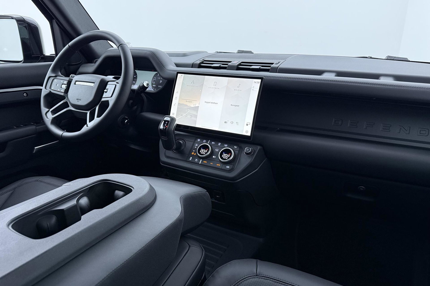 Land Rover Defender 2.0 P300e 110 X-Dynamic HSE | 6-Persoons | Meridian Surround | ClearSight | Panoramadak | Trekhaak | Stoelventilatie