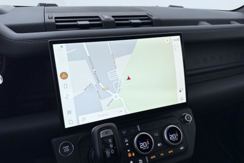 Land Rover Defender 2.0 P300e 110 X-Dynamic HSE | 6-Persoons | Meridian Surround | ClearSight | Panoramadak | Trekhaak | Stoelventilatie