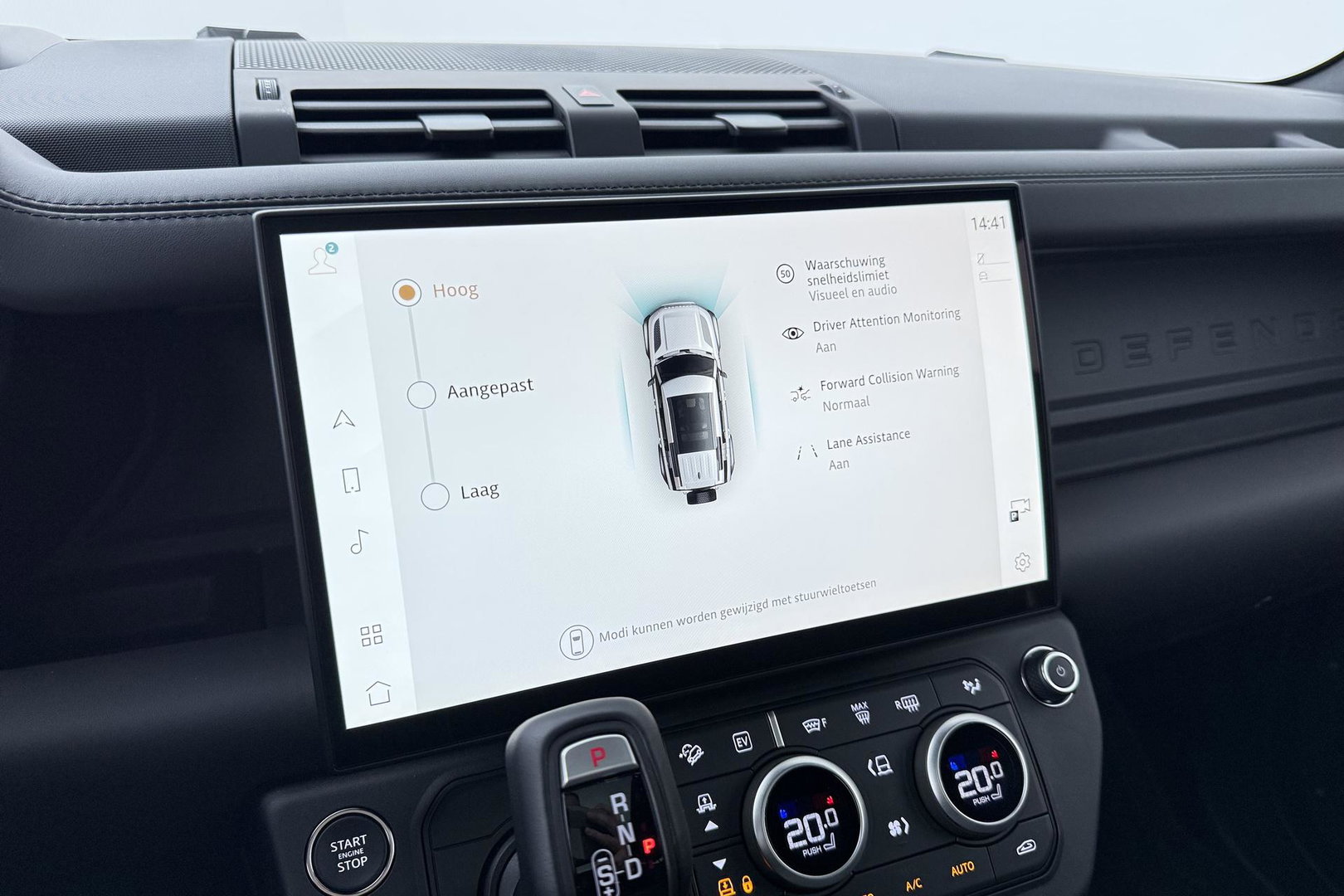 Land Rover Defender 2.0 P300e 110 X-Dynamic HSE | 6-Persoons | Meridian Surround | ClearSight | Panoramadak | Trekhaak | Stoelventilatie