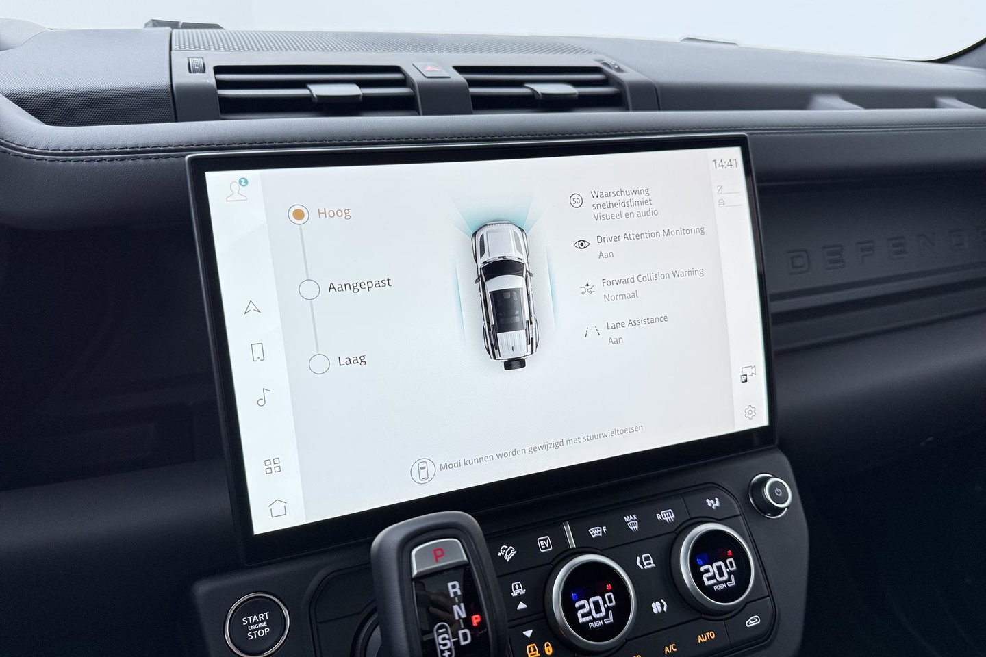 Land Rover Defender 2.0 P300e 110 X-Dynamic HSE | 6-Persoons | Meridian Surround | ClearSight | Panoramadak | Trekhaak | Stoelventilatie