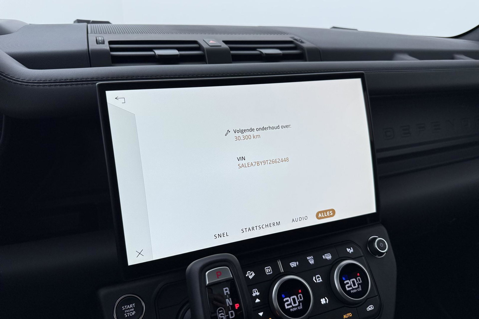 Land Rover Defender 2.0 P300e 110 X-Dynamic HSE | 6-Persoons | Meridian Surround | ClearSight | Panoramadak | Trekhaak | Stoelventilatie