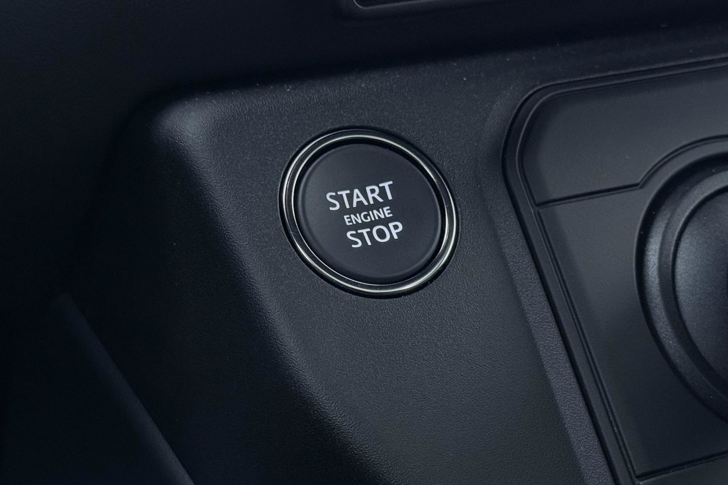 Land Rover Defender 2.0 P300e 110 X-Dynamic HSE | 6-Persoons | Meridian Surround | ClearSight | Panoramadak | Trekhaak | Stoelventilatie