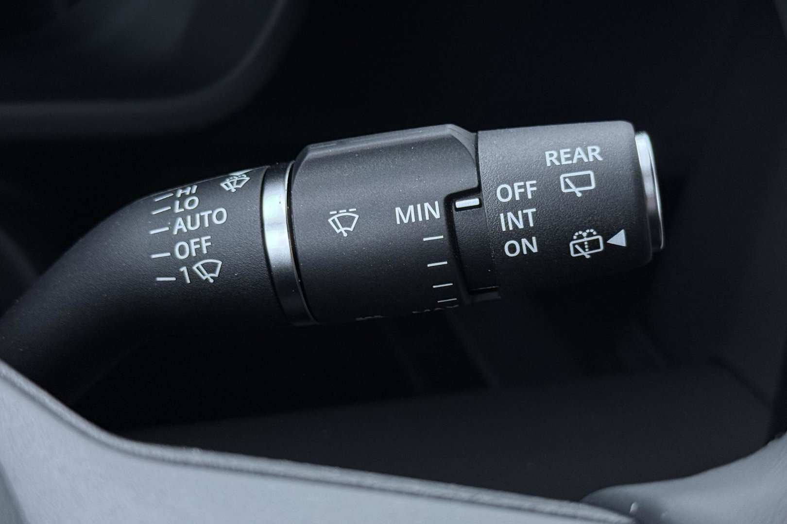 Land Rover Defender 2.0 P300e 110 X-Dynamic HSE | 6-Persoons | Meridian Surround | ClearSight | Panoramadak | Trekhaak | Stoelventilatie