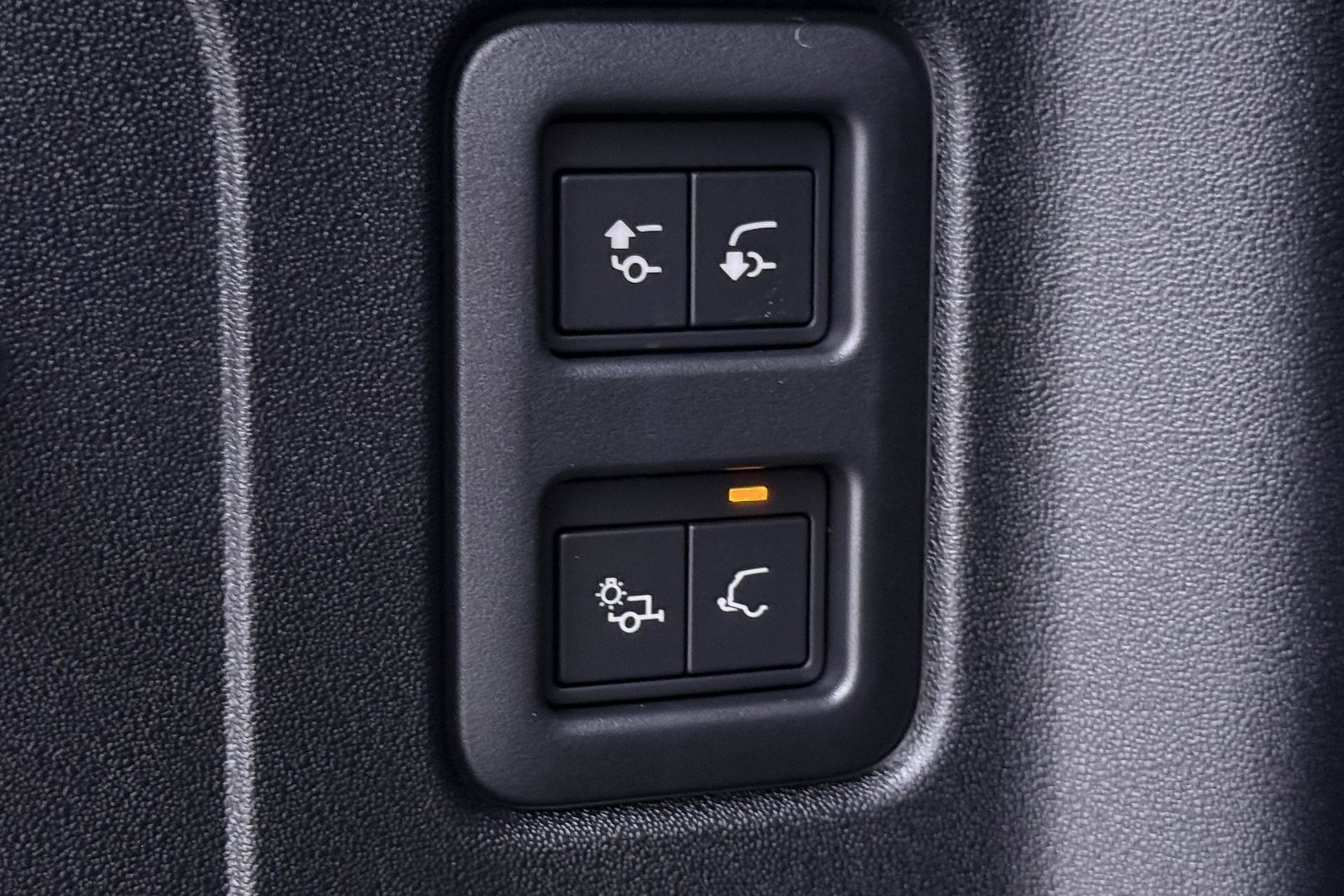 Land Rover Defender 2.0 P300e 110 X-Dynamic HSE | 6-Persoons | Meridian Surround | ClearSight | Panoramadak | Trekhaak | Stoelventilatie