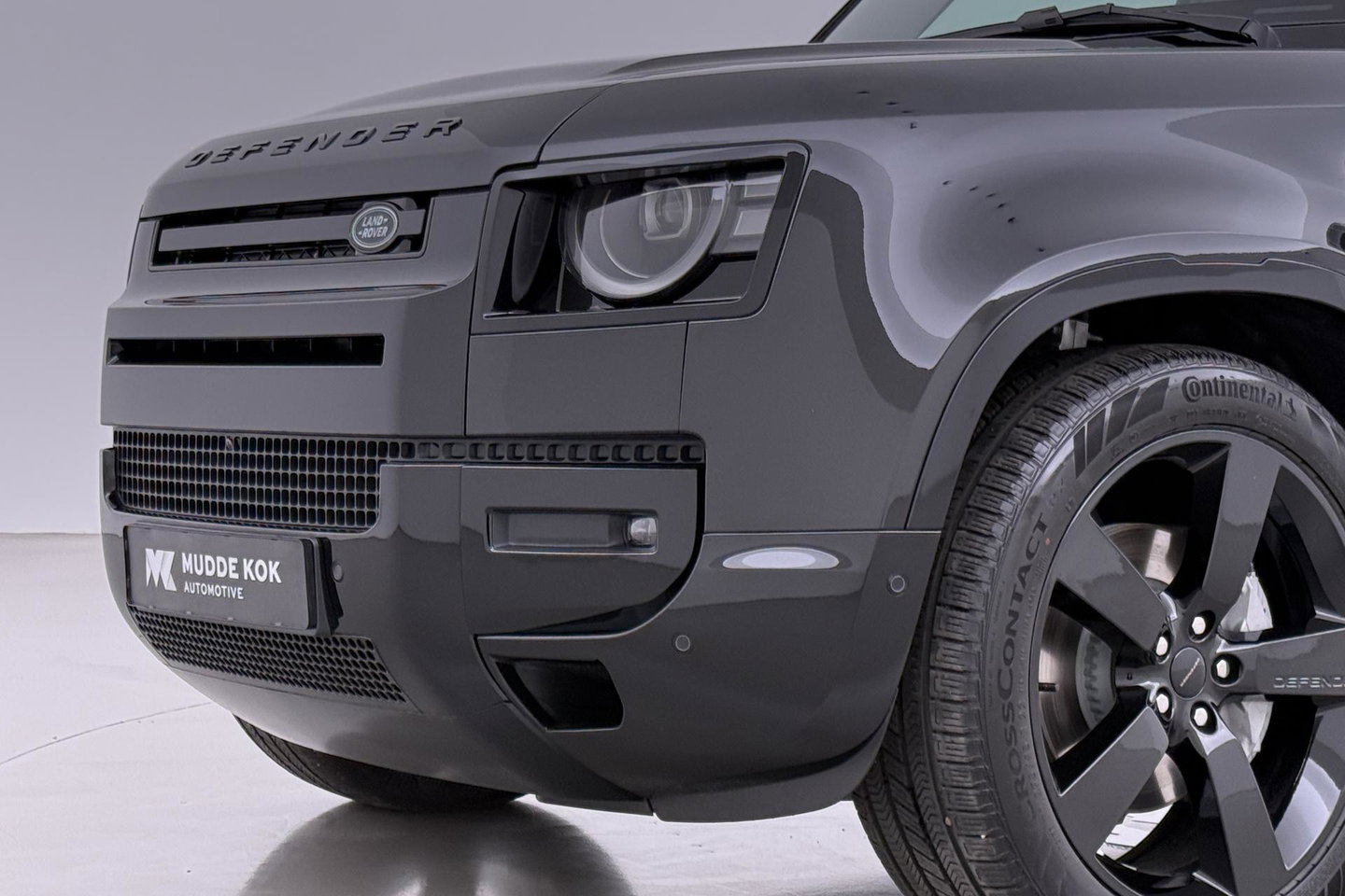 Land Rover Defender 2.0 P300e 110 X-Dynamic HSE | 6-Persoons | Meridian Surround | ClearSight | Panoramadak | Trekhaak | Stoelventilatie