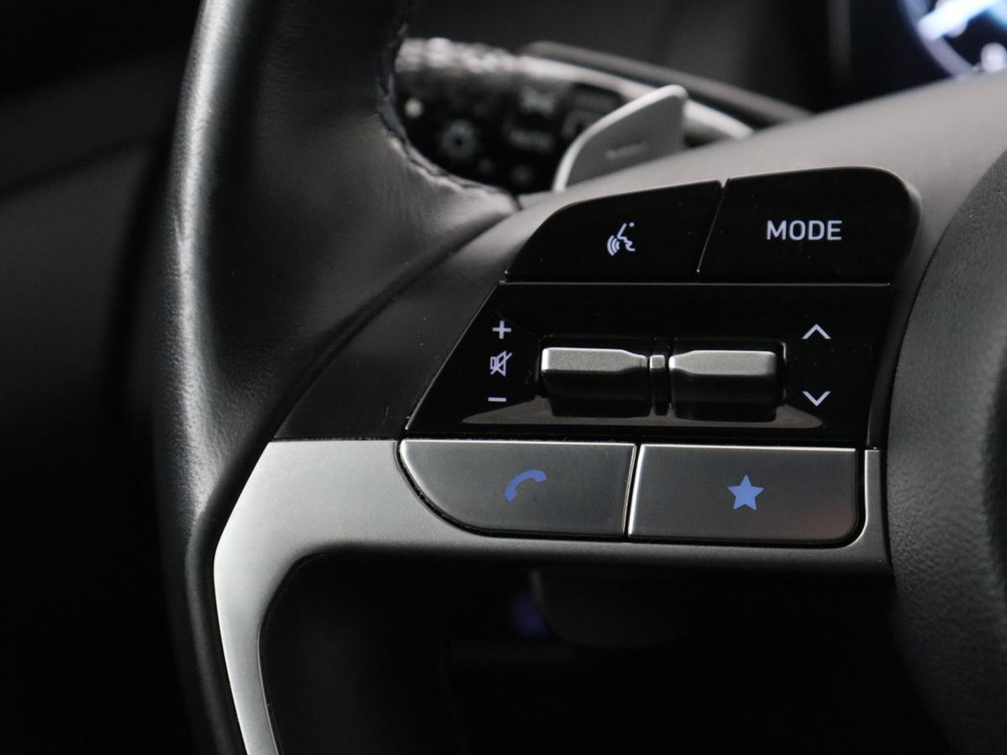 Hyundai Tucson 1.6 T-GDI HEV Premium | Leder | Stoelkoeling | Trekhaak | 360 camera | Adaptive cruise | Carplay | Krell Sound | Memory | Stuur/stoelverwarming |