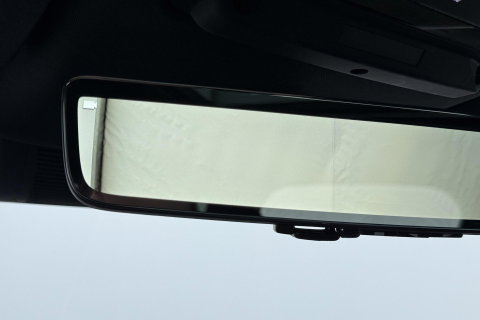 Land Rover Defender 2.0 P300e 110 X-Dynamic HSE | 6-Persoons | Meridian Surround | ClearSight | Panoramadak | Trekhaak | Stoelventilatie
