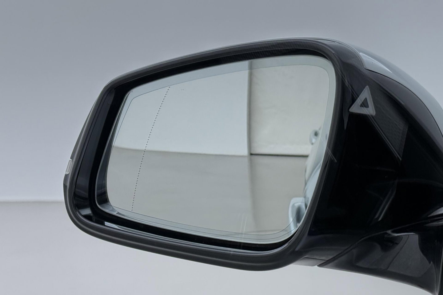 BMW 3 Serie Touring 330i Sport Executive | M-Sport | 18 inch | Leder | Dodehoek detectie | Camera