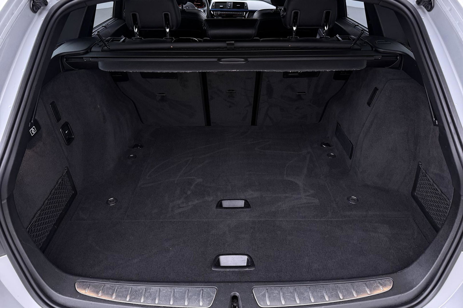 BMW 3 Serie Touring 330i Sport Executive | M-Sport | 18 inch | Leder | Dodehoek detectie | Camera
