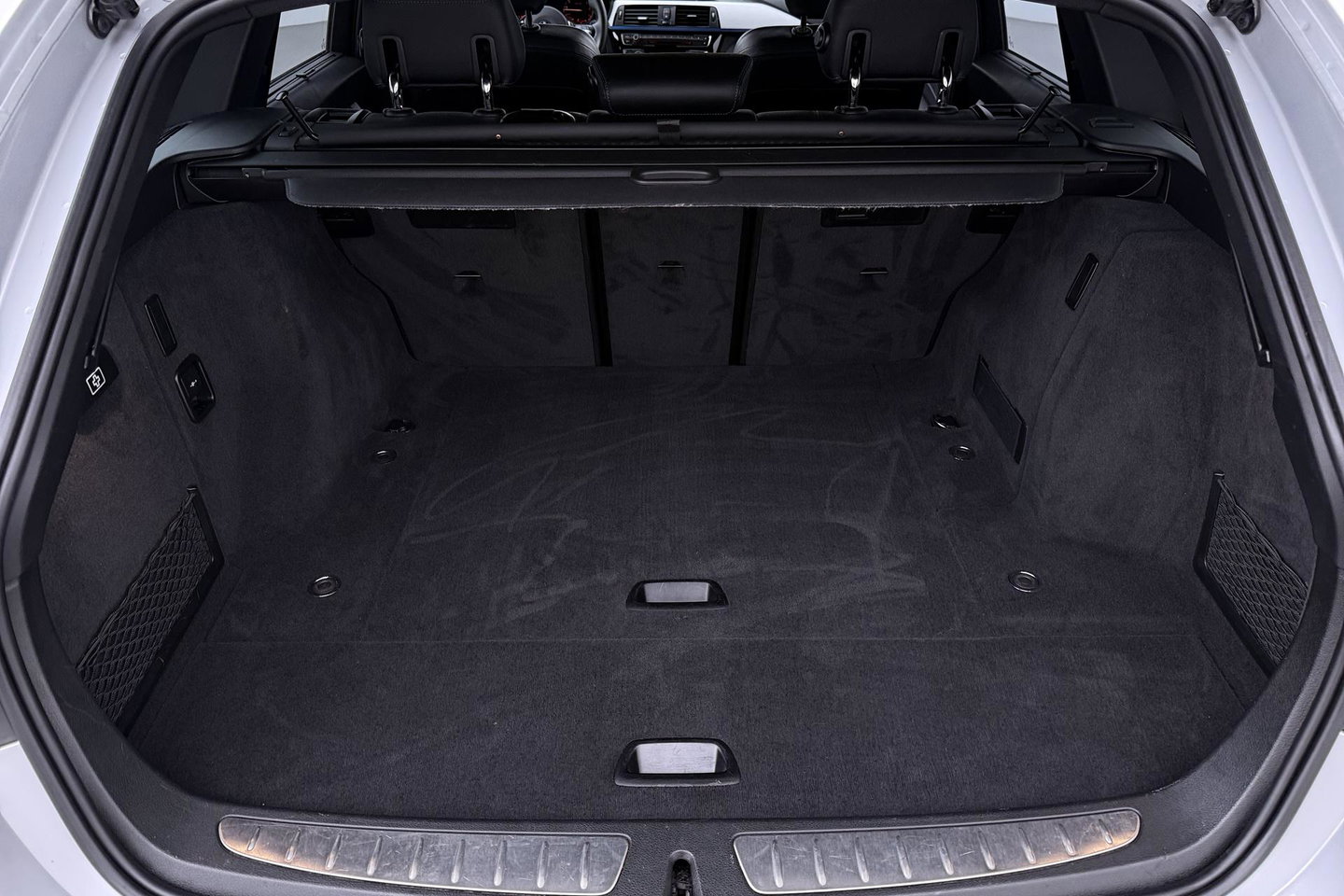 BMW 3 Serie Touring 330i Sport Executive | M-Sport | 18 inch | Leder | Dodehoek detectie | Camera