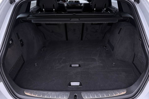 BMW 3 Serie Touring 330i Sport Executive | M-Sport | 18 inch | Leder | Dodehoek detectie | Camera