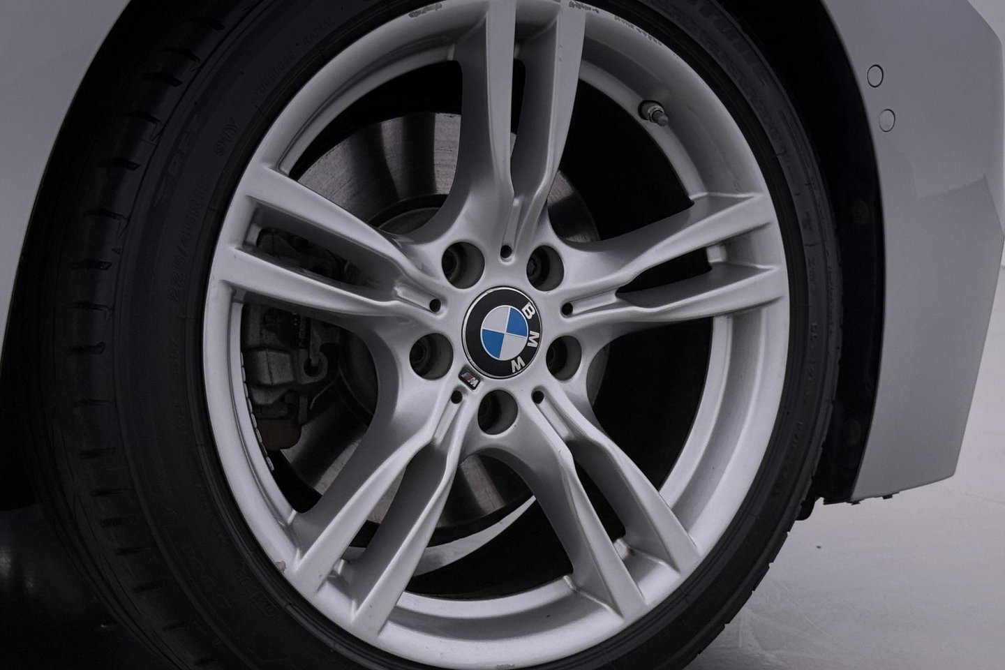 BMW 3 Serie Touring 330i Sport Executive | M-Sport | 18 inch | Leder | Dodehoek detectie | Camera