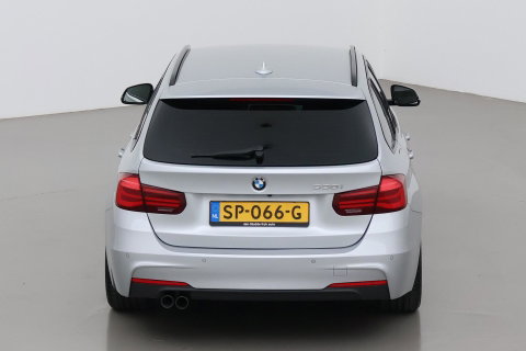 BMW 3 Serie Touring 330i Sport Executive | M-Sport | 18 inch | Leder | Dodehoek detectie | Camera