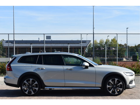 Volvo V60 Cross Country 2.0 B5 AWD Pro 265 pk Lounge Pack | NL-Auto | HUD | Elekt.trekhaak | Stoelverkoeling | Harman/Kardon | 360 gr.camera | Pano | Vol