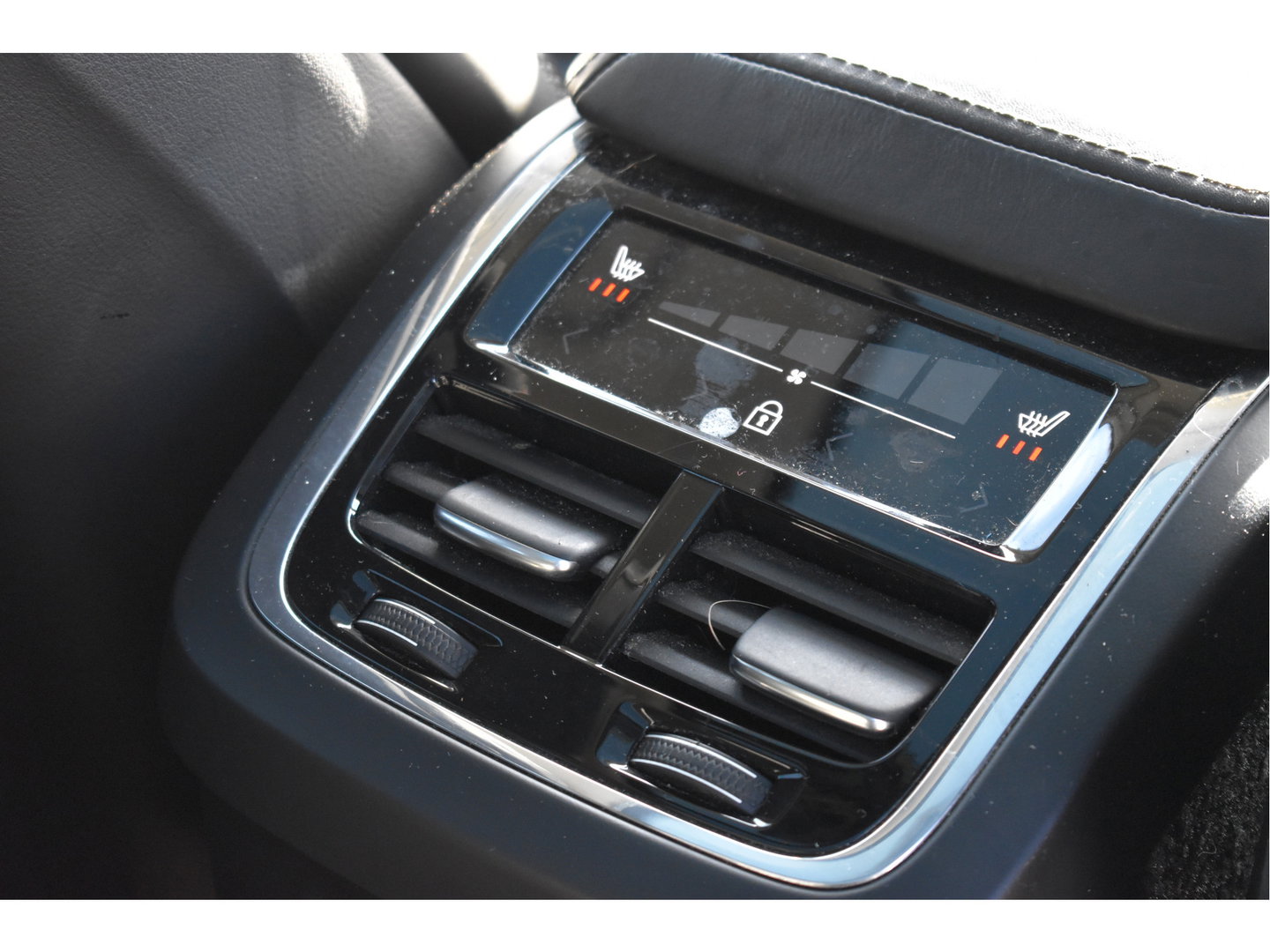 Volvo V60 Cross Country 2.0 B5 AWD Pro 265 pk Lounge Pack | NL-Auto | HUD | Elekt.trekhaak | Stoelverkoeling | Harman/Kardon | 360 gr.camera | Pano | Vol