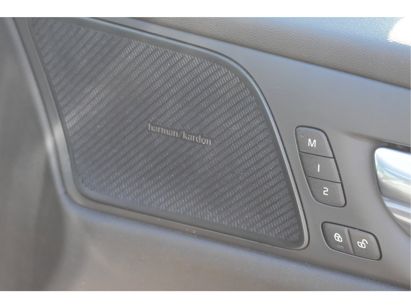 Volvo V60 Cross Country 2.0 B5 AWD Pro 265 pk Lounge Pack | NL-Auto | HUD | Elekt.trekhaak | Stoelverkoeling | Harman/Kardon | 360 gr.camera | Pano | Vol