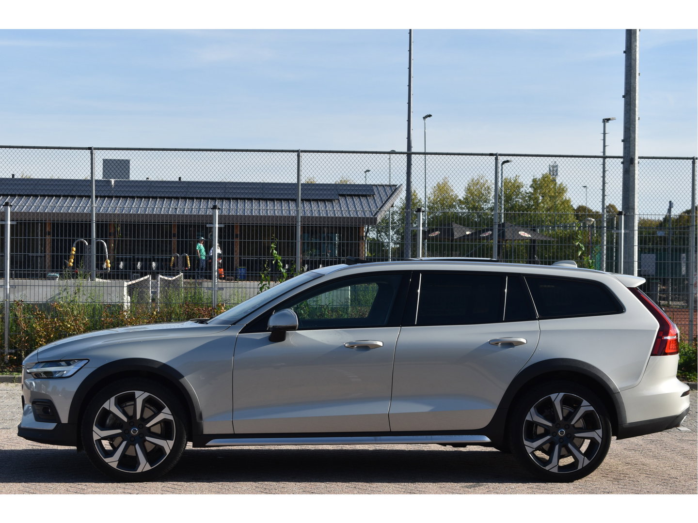 Volvo V60 Cross Country 2.0 B5 AWD Pro 265 pk Lounge Pack | NL-Auto | HUD | Elekt.trekhaak | Stoelverkoeling | Harman/Kardon | 360 gr.camera | Pano | Vol