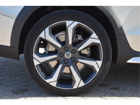 Volvo V60 Cross Country 2.0 B5 AWD Pro 265 pk Lounge Pack | NL-Auto | HUD | Elekt.trekhaak | Stoelverkoeling | Harman/Kardon | 360 gr.camera | Pano | Vol