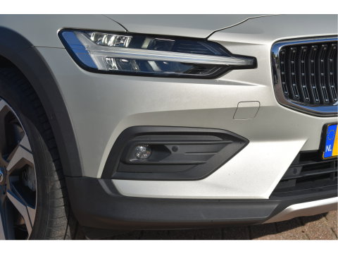Volvo V60 Cross Country 2.0 B5 AWD Pro 265 pk Lounge Pack | NL-Auto | HUD | Elekt.trekhaak | Stoelverkoeling | Harman/Kardon | 360 gr.camera | Pano | Vol