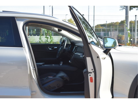 Volvo V60 Cross Country 2.0 B5 AWD Pro 265 pk Lounge Pack | NL-Auto | HUD | Elekt.trekhaak | Stoelverkoeling | Harman/Kardon | 360 gr.camera | Pano | Vol