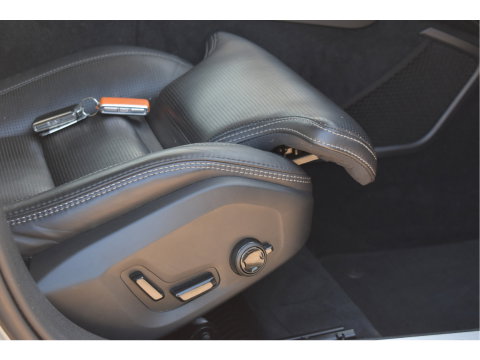 Volvo V60 Cross Country 2.0 B5 AWD Pro 265 pk Lounge Pack | NL-Auto | HUD | Elekt.trekhaak | Stoelverkoeling | Harman/Kardon | 360 gr.camera | Pano | Vol