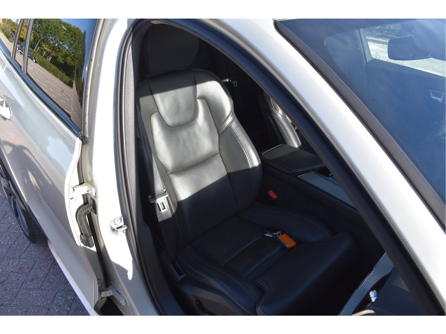 Volvo V60 Cross Country 2.0 B5 AWD Pro 265 pk Lounge Pack | NL-Auto | HUD | Elekt.trekhaak | Stoelverkoeling | Harman/Kardon | 360 gr.camera | Pano | Vol