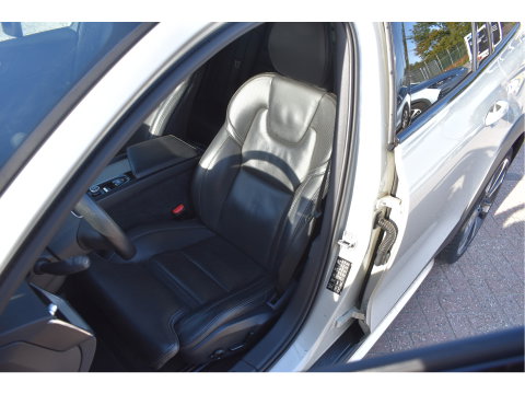 Volvo V60 Cross Country 2.0 B5 AWD Pro 265 pk Lounge Pack | NL-Auto | HUD | Elekt.trekhaak | Stoelverkoeling | Harman/Kardon | 360 gr.camera | Pano | Vol