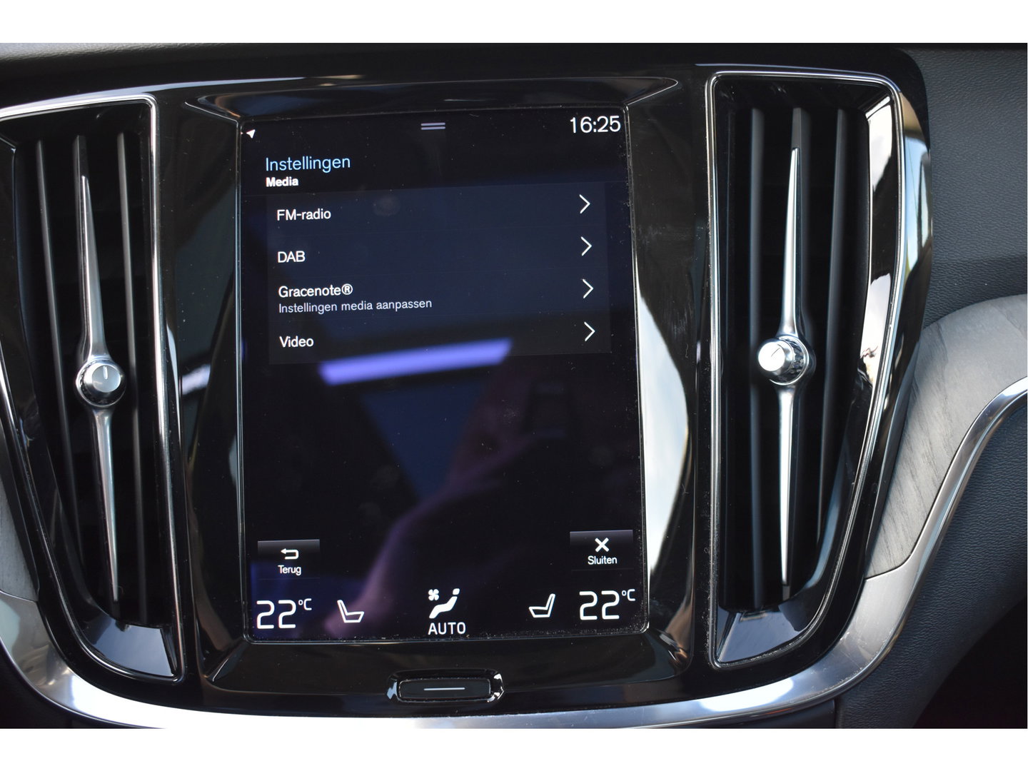 Volvo V60 Cross Country 2.0 B5 AWD Pro 265 pk Lounge Pack | NL-Auto | HUD | Elekt.trekhaak | Stoelverkoeling | Harman/Kardon | 360 gr.camera | Pano | Vol