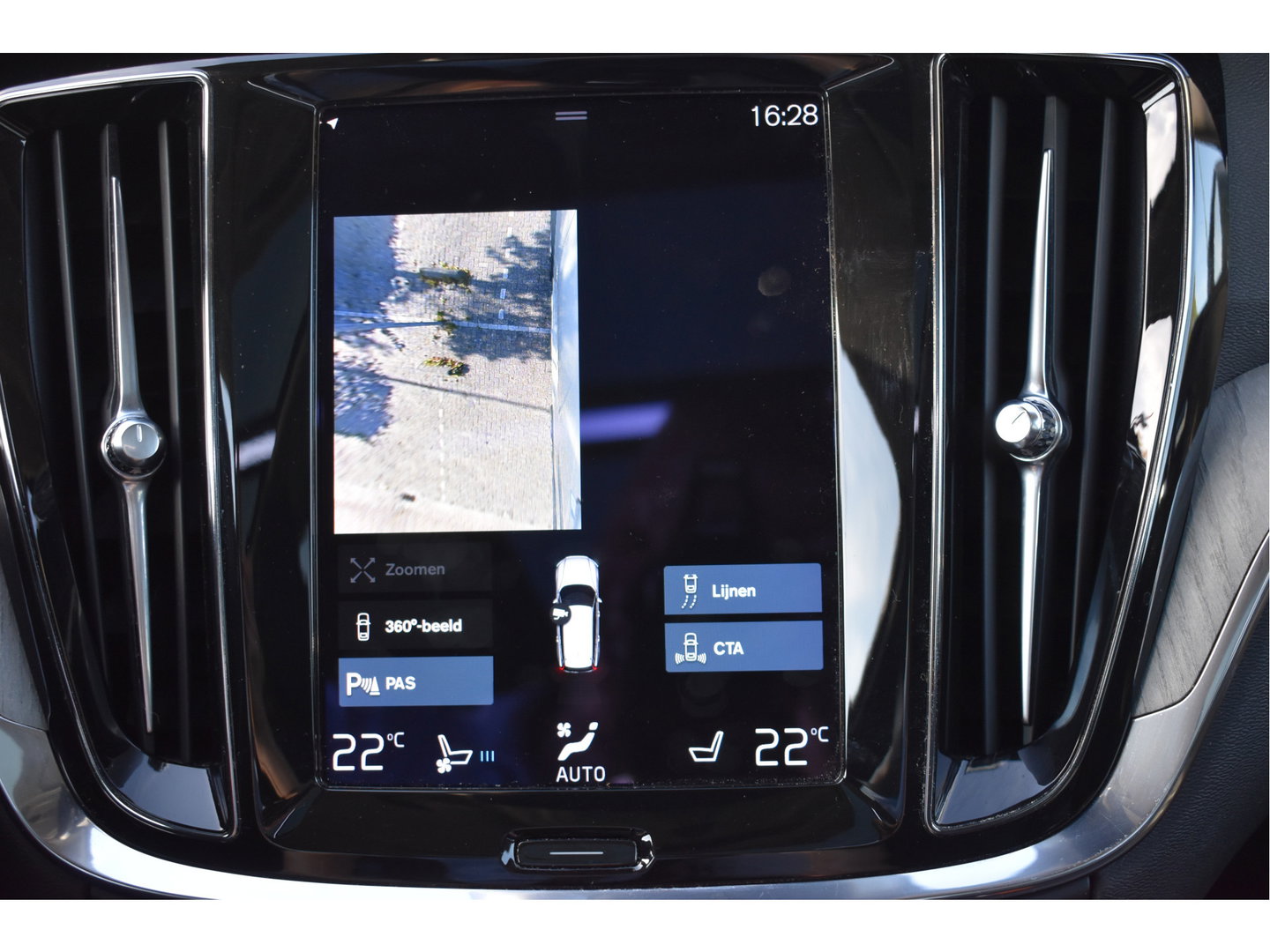 Volvo V60 Cross Country 2.0 B5 AWD Pro 265 pk Lounge Pack | NL-Auto | HUD | Elekt.trekhaak | Stoelverkoeling | Harman/Kardon | 360 gr.camera | Pano | Vol