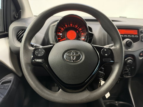 Toyota Aygo 1.0 VVT-i x-fun Airco Bluetooth NAP!